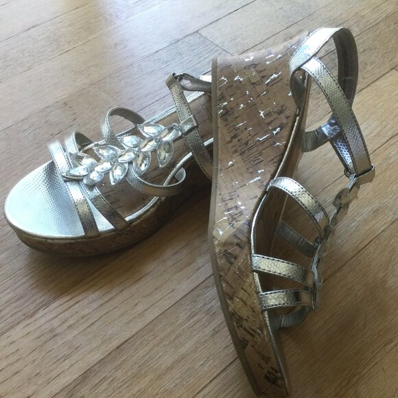 Cherokee Silver Leather with Sequins Upper Wide Wedge Shoe - Picture 1 of 4